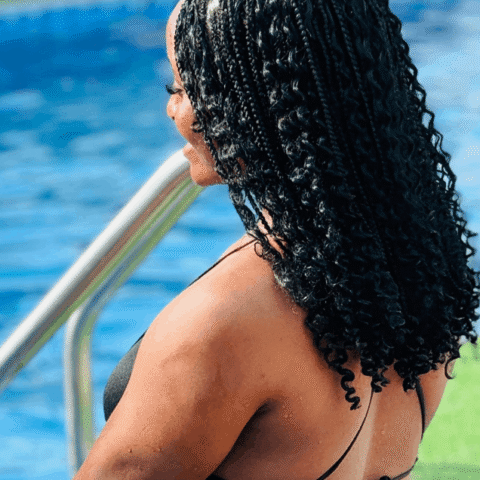 Wealth Khort – Poolside